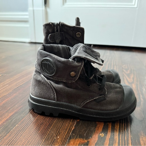 Palladium Baggy Canvas Boot - Picture 1 of 5